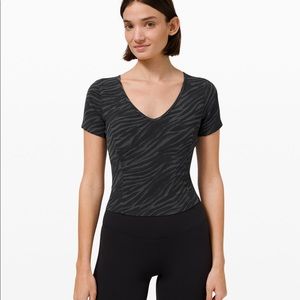 Lululemon Nulu Cropped Slim Yoga SS-Sz 6